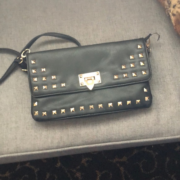 Handbags - “Make An Offer “ Black purse with shoulder strap